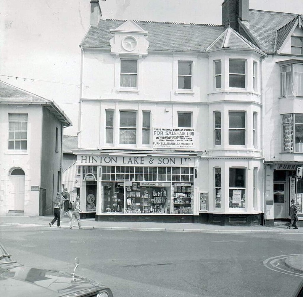 Hinton Lake Chemists 1970 Seaton