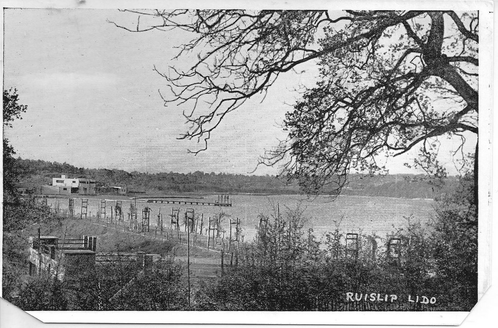The Old Rose Trellis At Ruislip Lido