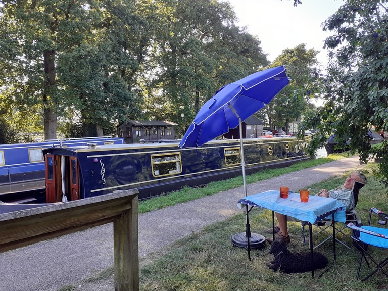 Shared narrow boat Zenith
