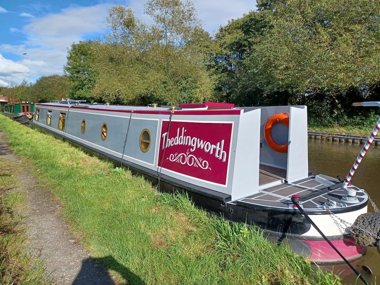 Shared narrow boat Theddingworth