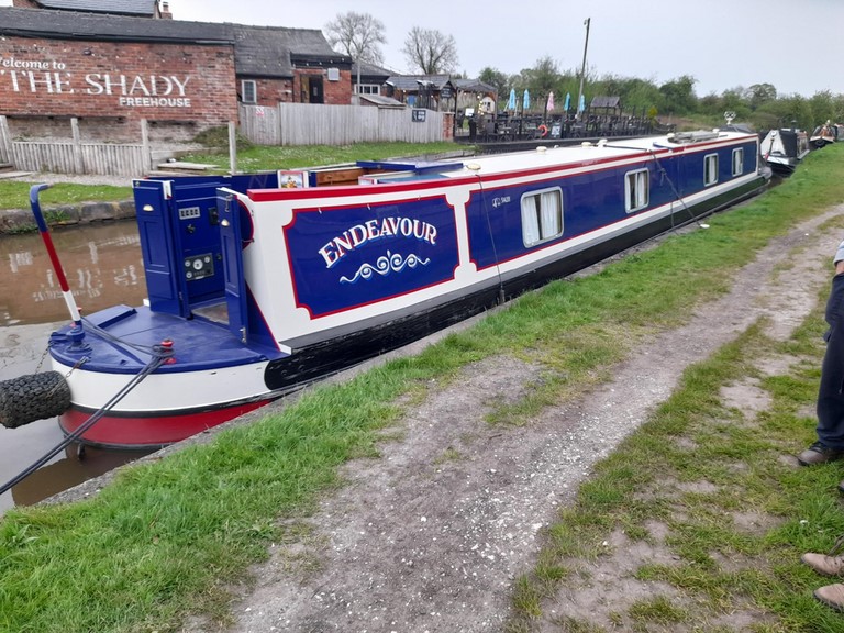 Shared narrow boat Endeavour
