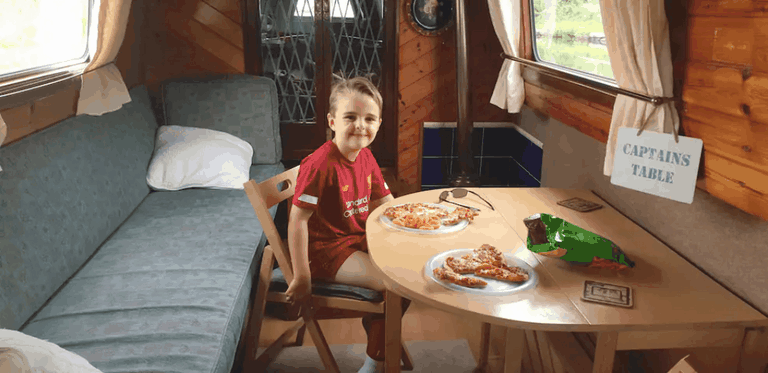 Shared narrow boat Liverbird