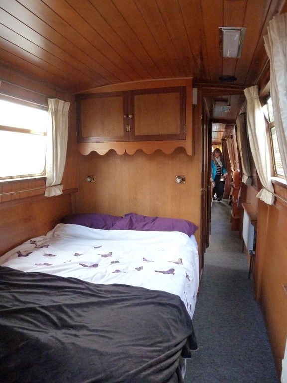 Shared narrow boat Sapphire