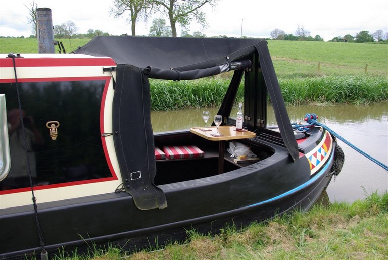 Shared narrow boat Black Swan