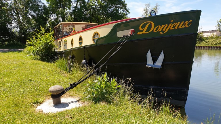 Shared barge Donjeux