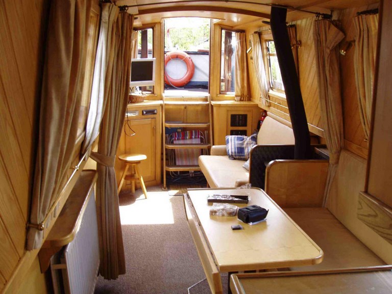 Shared narrow boat Castleber