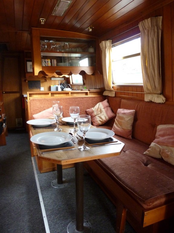 Shared narrow boat Sapphire