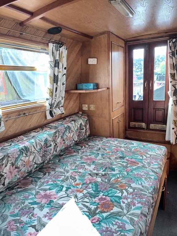 Shared narrow boat Emscote