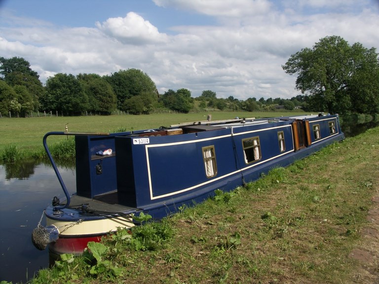 Shared narrow boat Sapphire