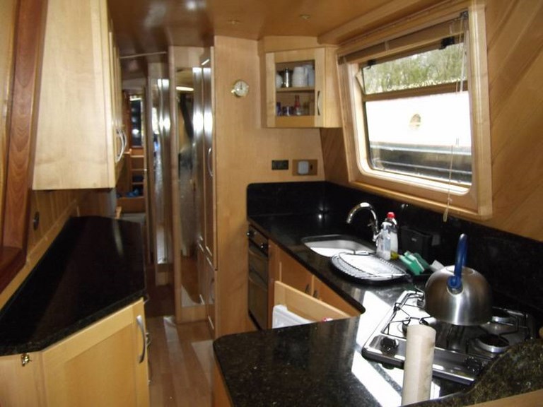 Shared narrow boat Farndon