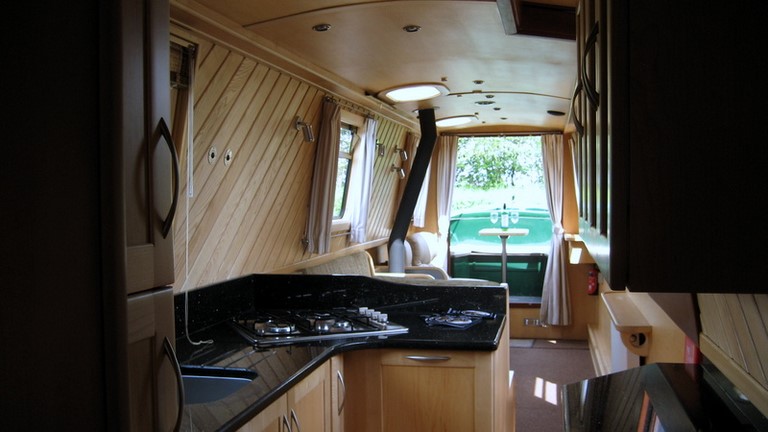 Shared narrow boat Forget Me Knot