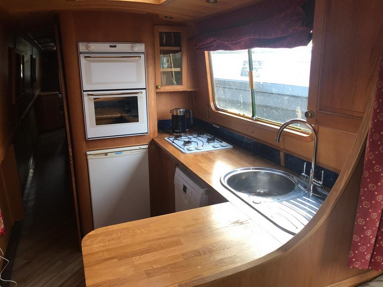 Shared narrow boat City Slicker