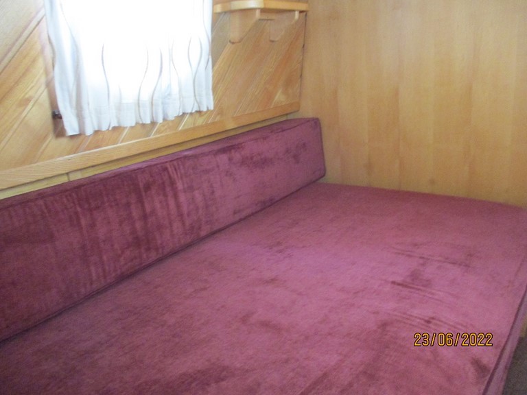 Shared narrow boat Longsdon