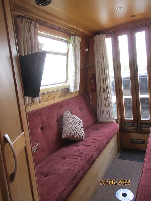 Shared narrow boat Longsdon