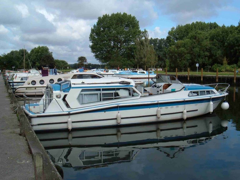 Shared Broads cruiser Moonlight Shadow