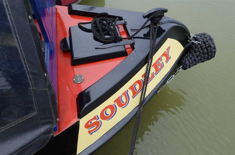Shared narrow boat Soudley
