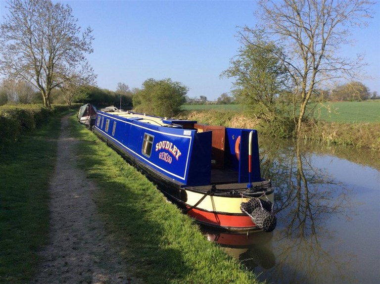Shared narrow boat Soudley