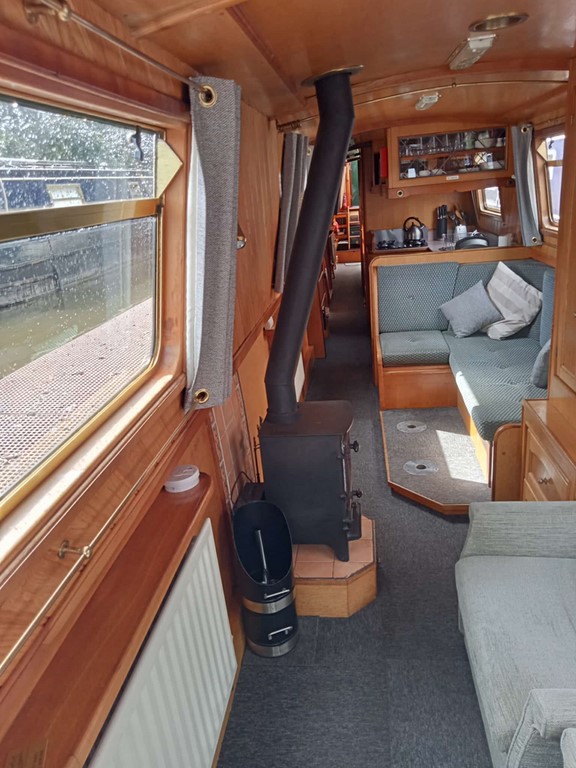 Shared narrow boat Inglewood