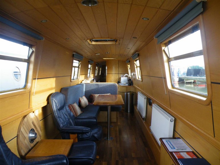 Shared narrow boat Pride Of York
