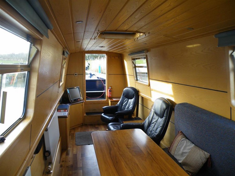 Shared narrow boat Pride Of York