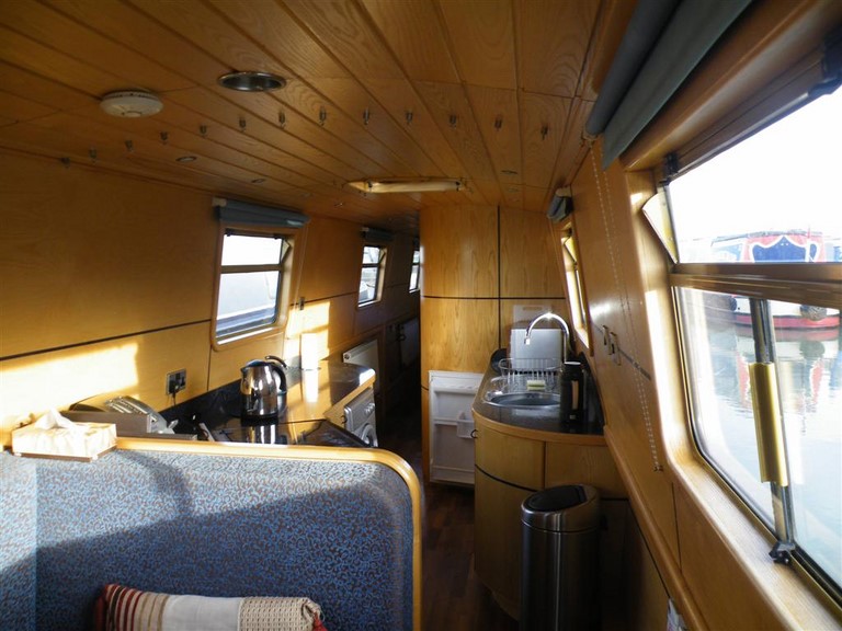 Shared narrow boat Pride Of York