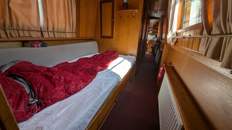 Shared narrow boat Sorceress