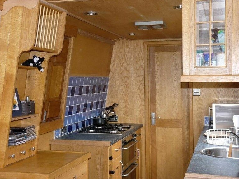 Shared narrow boat Kindred Spirit