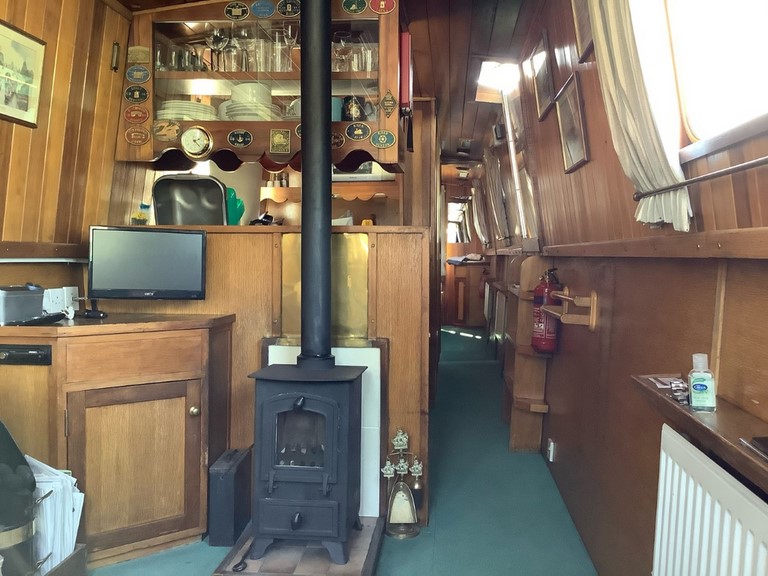 Shared narrow boat Stella