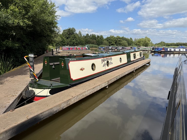 Shared narrow boat Inglewood