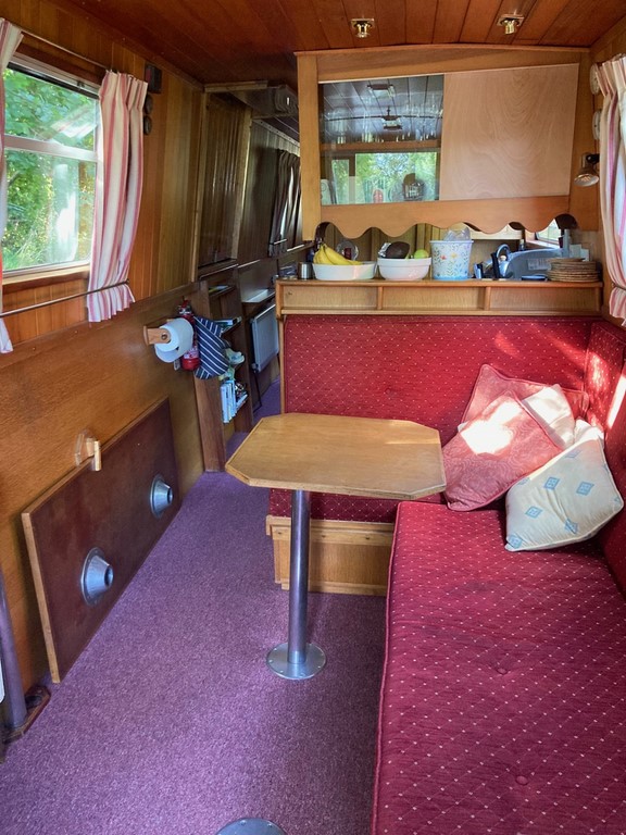 Shared narrow boat Otter