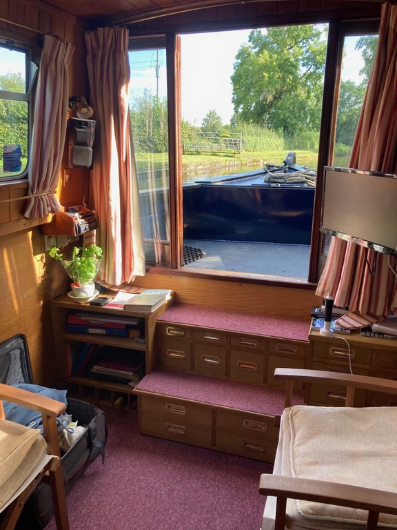 Shared narrow boat Otter