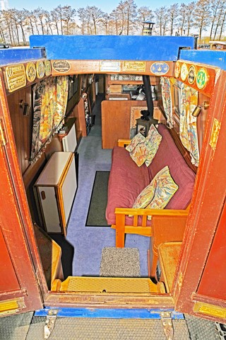 Shared narrow boat Orchid