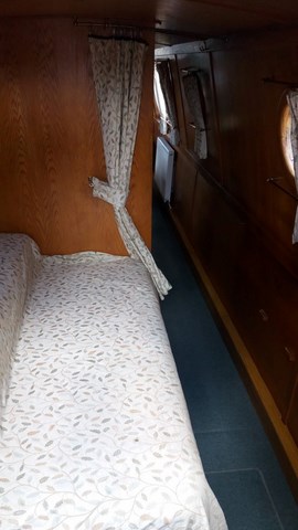 Shared narrow boat The Teal
