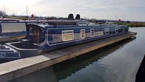 Shared narrow boat Castleber