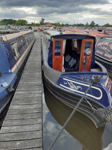Shared narrow boat Zenith