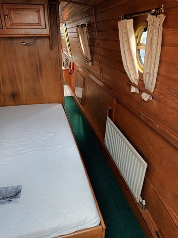 Shared narrow boat Celtic Kiwi