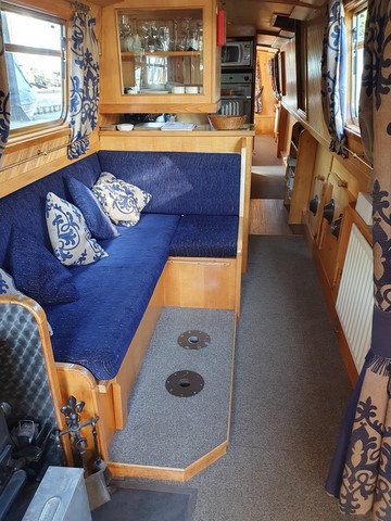 Shared narrow boat Castleber