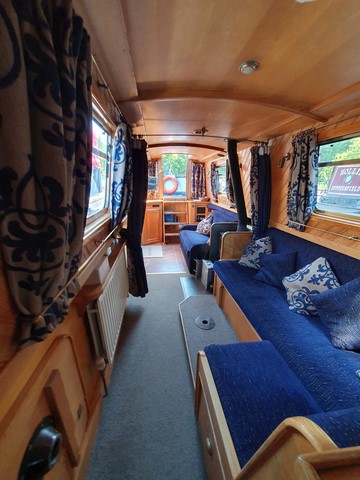 Shared narrow boat Castleber