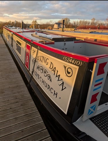 Boatshare | Shared narrow boat Breaking Dawn