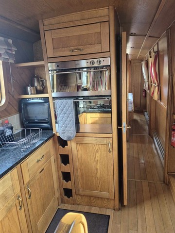 Shared narrow boat Adagio