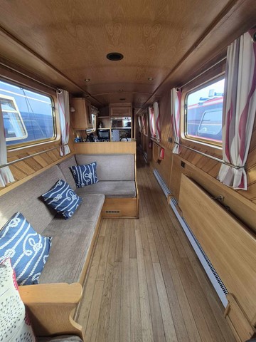 Shared narrow boat Adagio