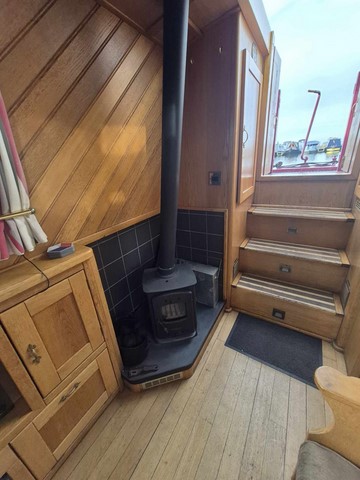 Shared narrow boat Adagio