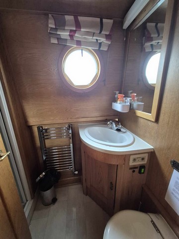 Shared narrow boat Adagio