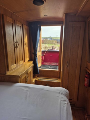 Shared narrow boat Adagio
