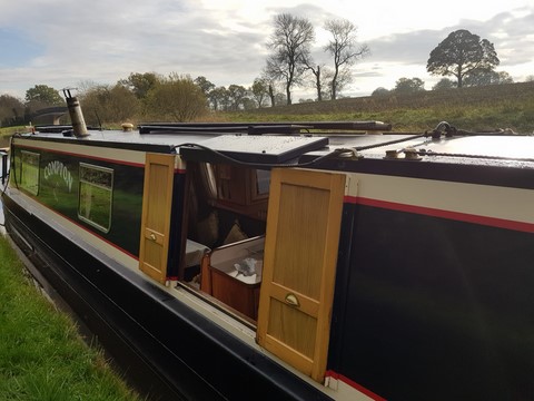 Shared narrow boat Compton