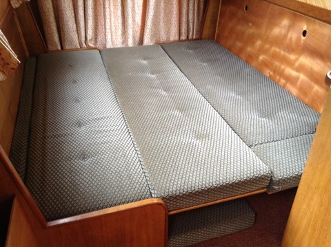 Shared narrow boat Andante