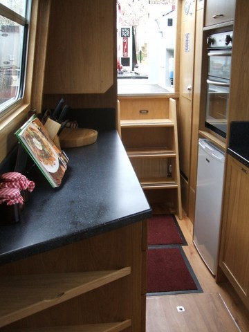Shared narrow boat Breaking Dawn