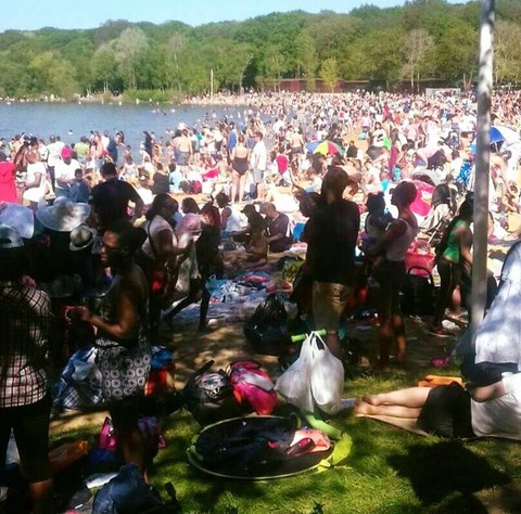 Crowds at Ruislip Lido
