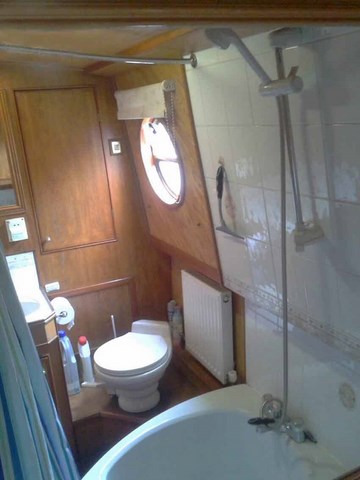 Shared narrow boat Cheddington