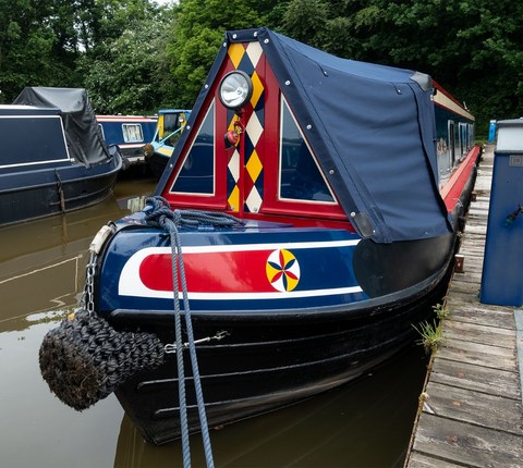 Shared narrow boat Conqueror
